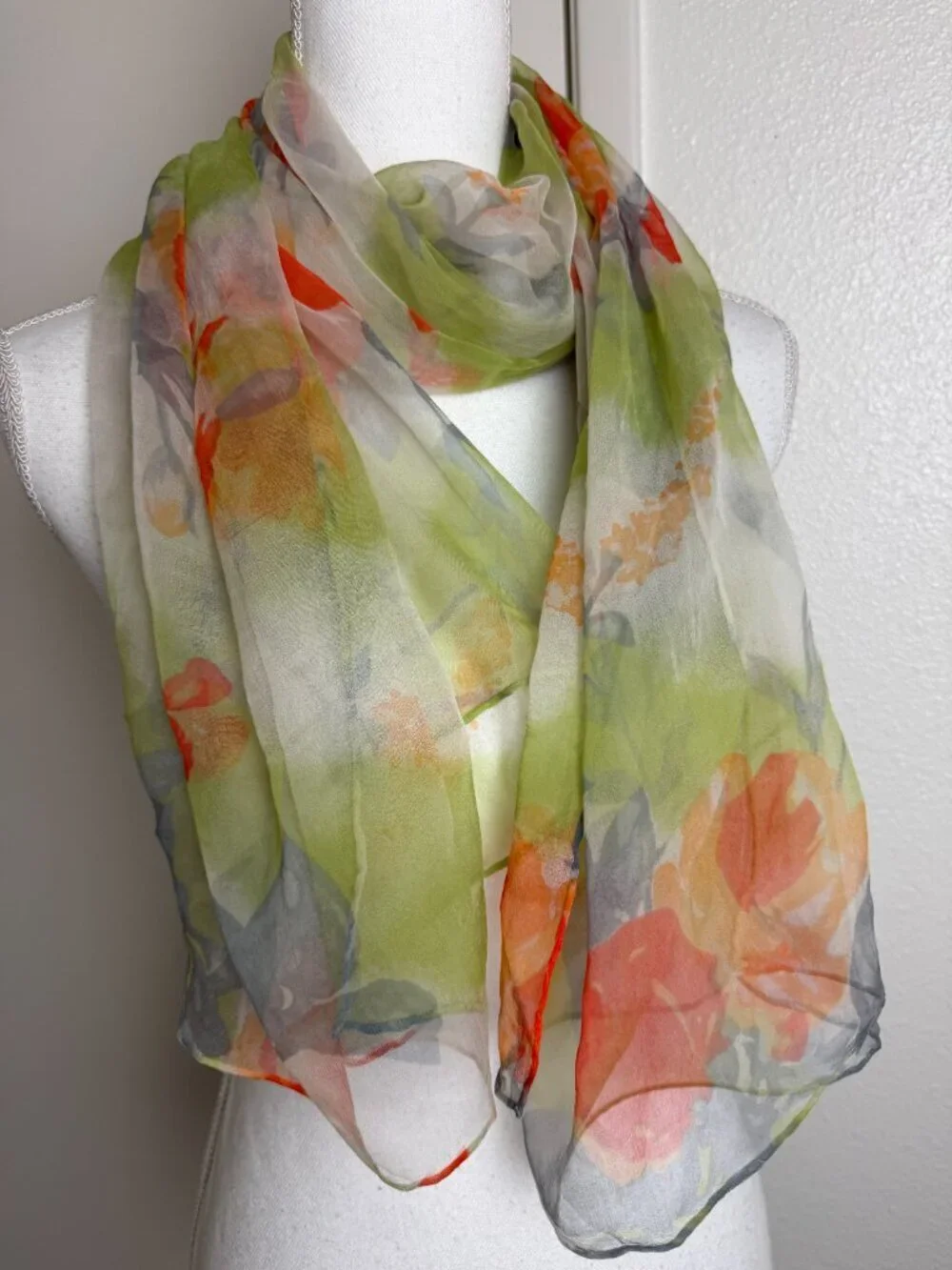 VIntage Lightweight Silk Chiffon Roses 33